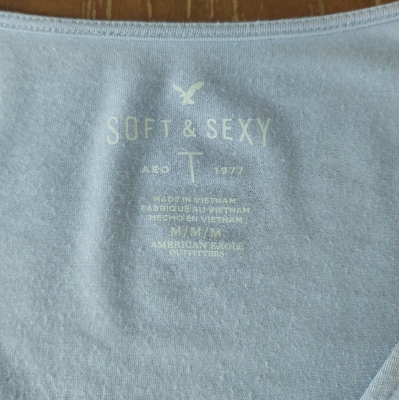 Soft and Sexy V neck Bell Sleeve - Picture 3 of 4